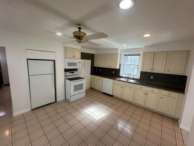 Photo - 201 Elm St Unit #SF