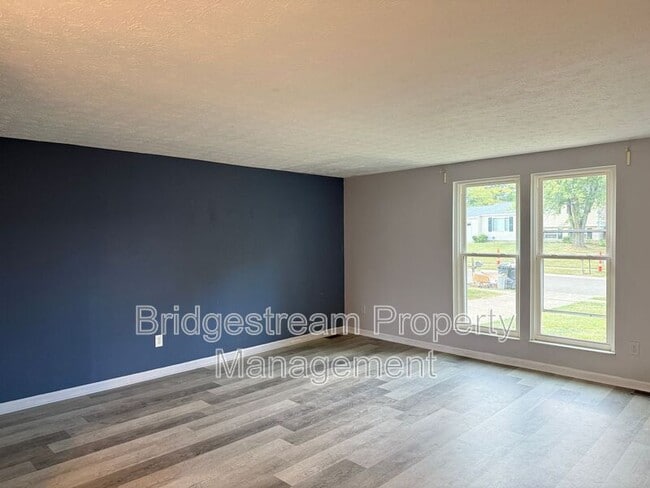 Photo - 1381 Firethorne Dr
