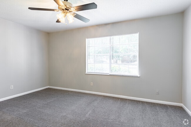 2BR, 1BA - 850SF (B1)