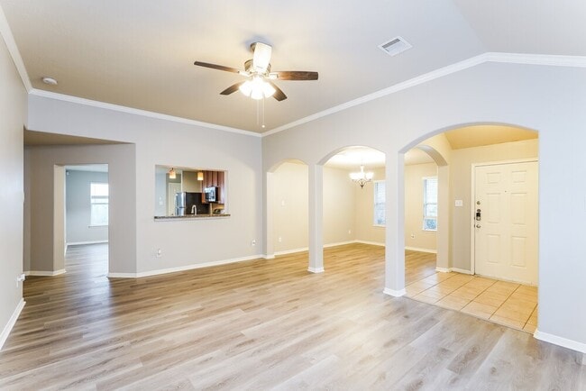 Photo - 1710 Leafhopper Ln
