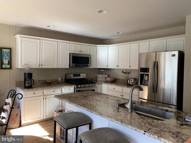 Photo - 110 Canterbury Ln