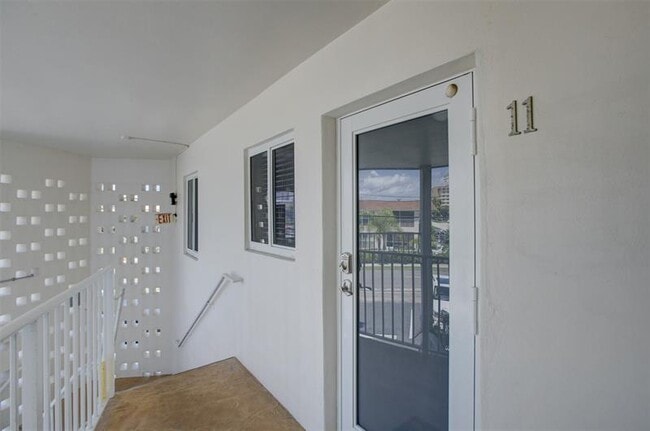 Photo - 999 N Riverside Dr Unit 11