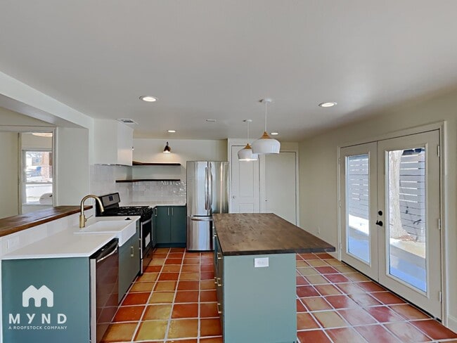 Photo - 110 N Ravinia Dr