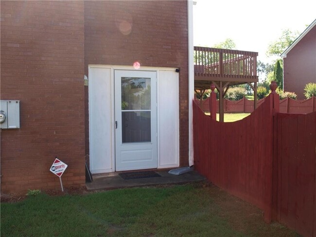 Photo - 2017 Evergreen Dr SE