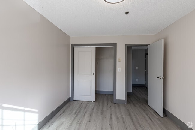 2BR, 1BA - Bedroom