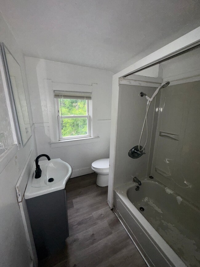 Photo - 2127 Elliott Ave