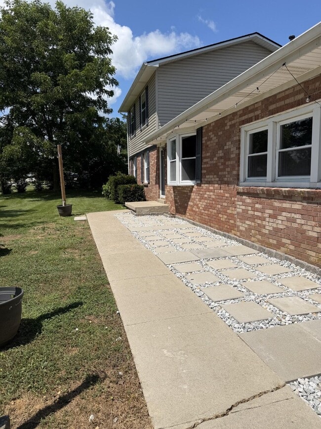 Photo - 721 Wayland Dr
