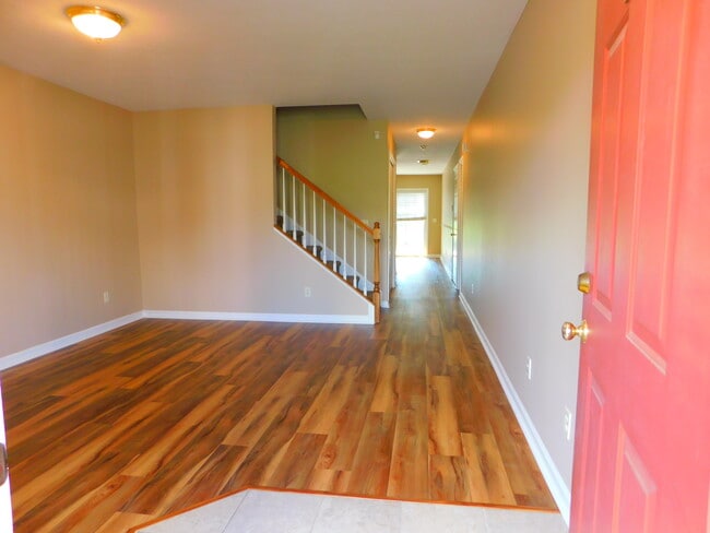 Sala de estar 18,6x13 - 54 Barrington Ct Unidad 54 Barrington Ct #103