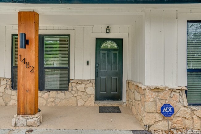 Photo - 1482 Ave Q