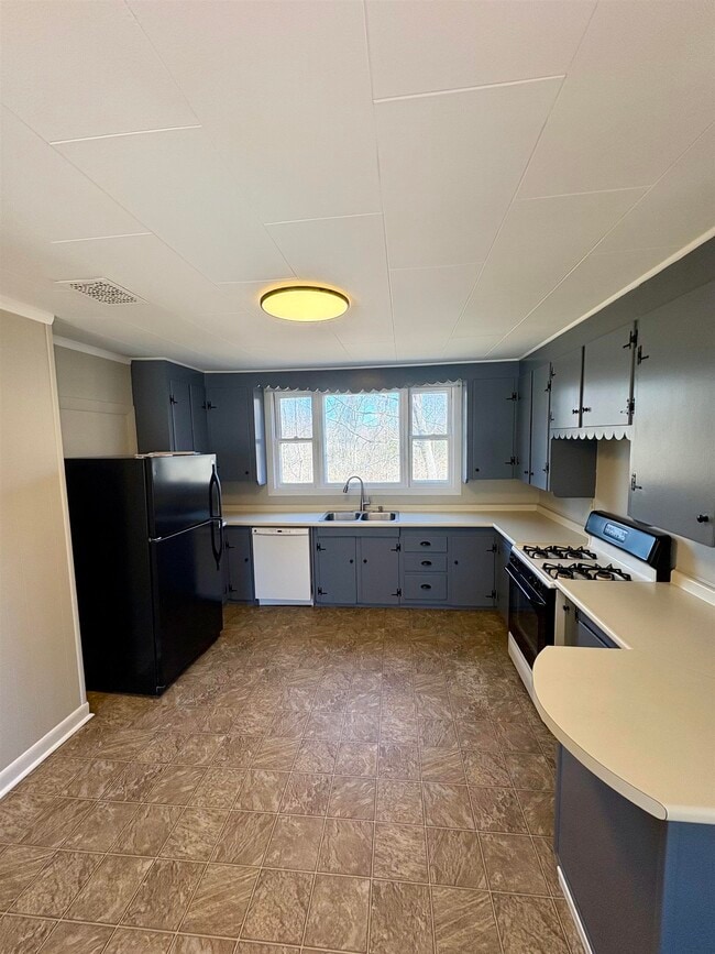 Photo - 834 Main St Unit 3