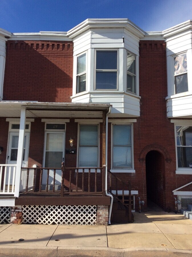 3 Bedroom 1.5 Bath House Near Central Market and Rev Stadium - 3 Bedroom 1.5 Bath House Near Central Market and Rev Stadium