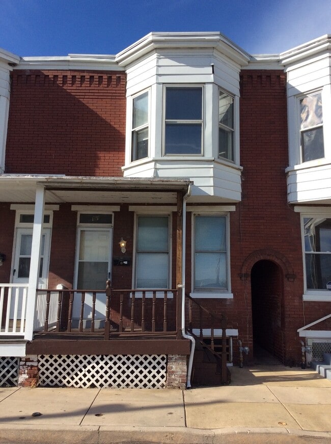 Building Photo - 3 Bedroom 1.5 Bath House Near Central Market and Rev Stadium