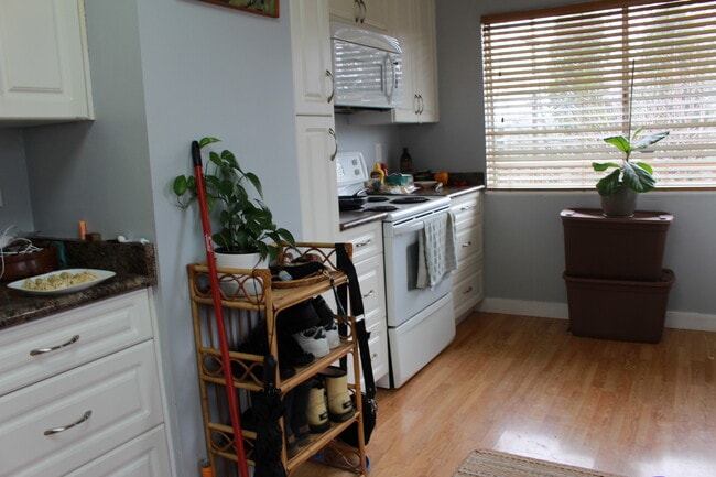 Photo - 601 Warden Cds