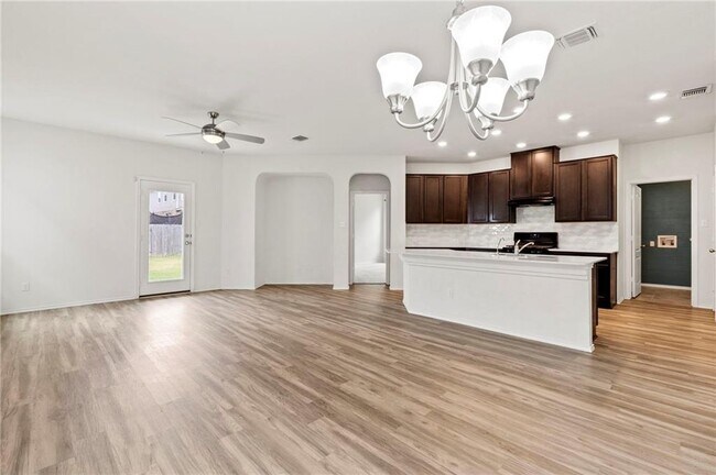 Photo - 201 Danablu Dr