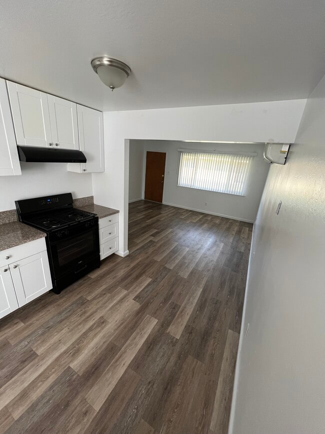 Photo - 1653 Kidder Ave