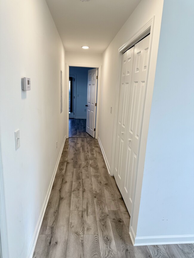 Photo - 716B 29th Ave N