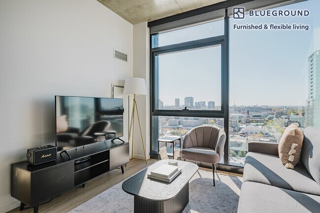 Photo - 225 N Elizabeth St Unidad FL14-ID1104