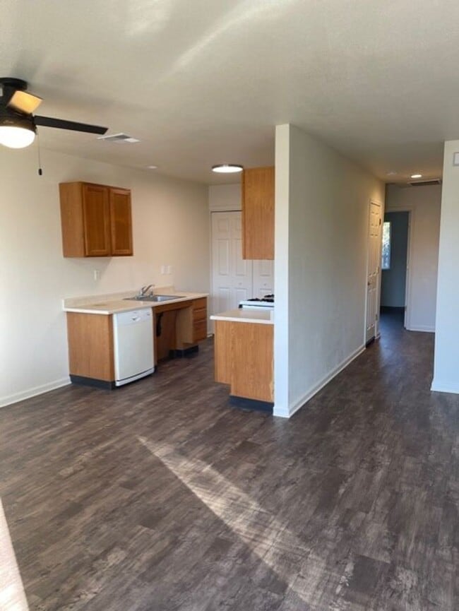 Photo - milo1750 Unit 2