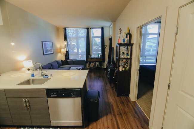 Photo - 9716 Holman Rd NW