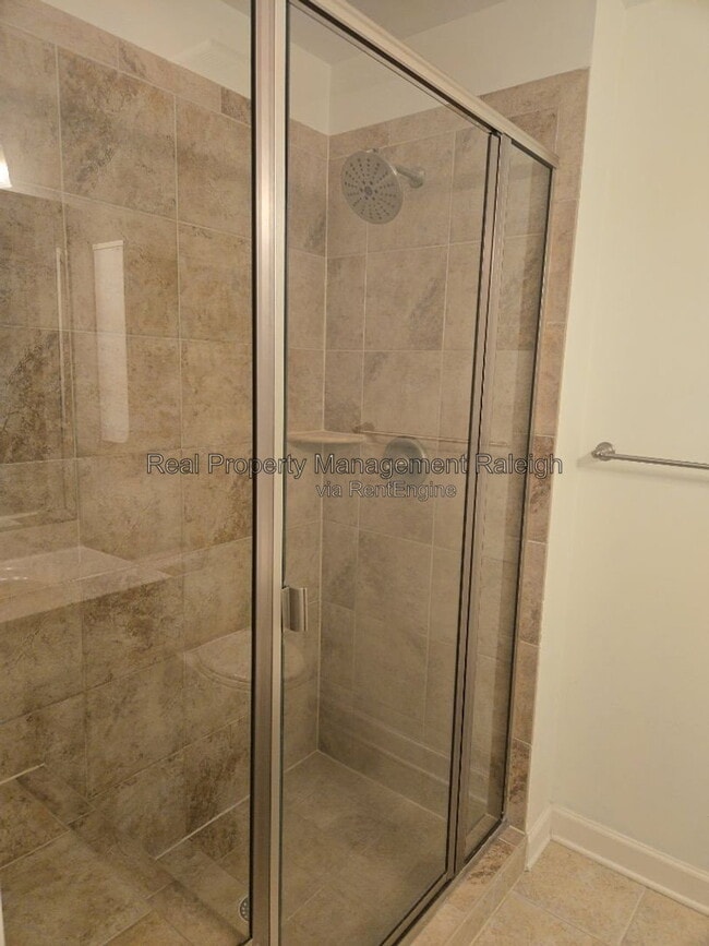 1647 Claiborne Ct