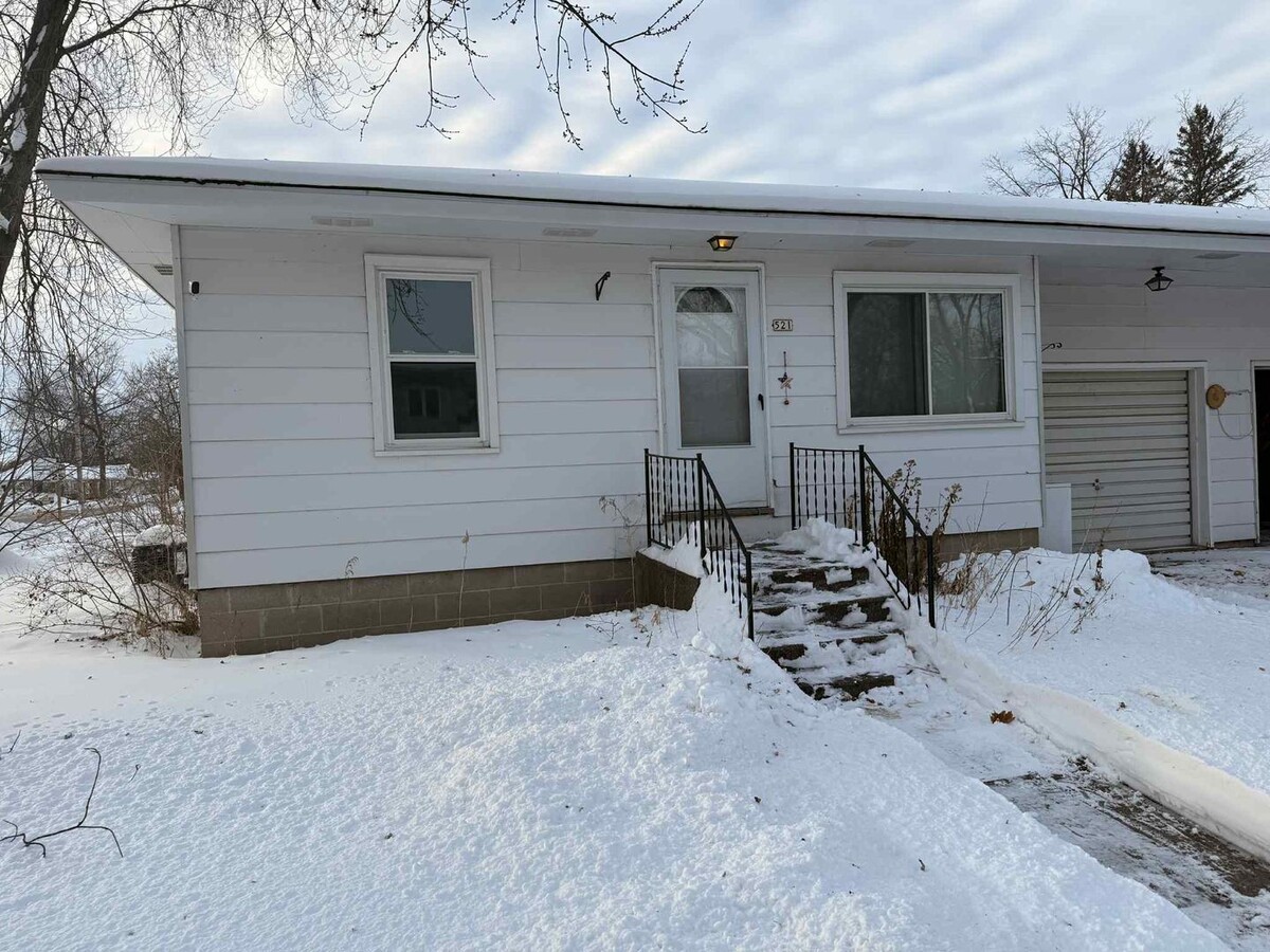 2 Bedroom Duplex - 2 Bedroom Duplex