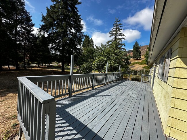 Photo - Quiet 3 bedroom in Umpqua