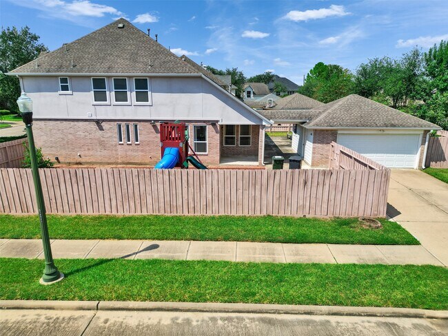 3902 Breaux Bridge Ln