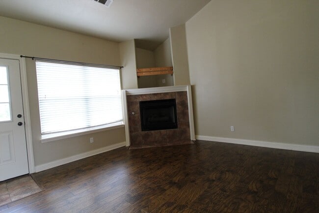 Photo - designed for comfort : 3 Bedroom 2 Bath