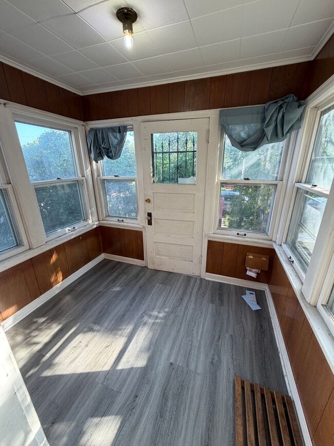 Photo - 3151 Vernon St