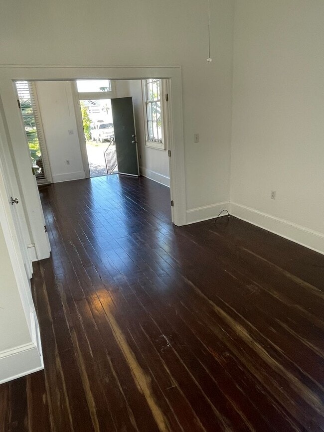 Photo - 1BD/1BA Shotgun w/ In Unit Washer and Dryer