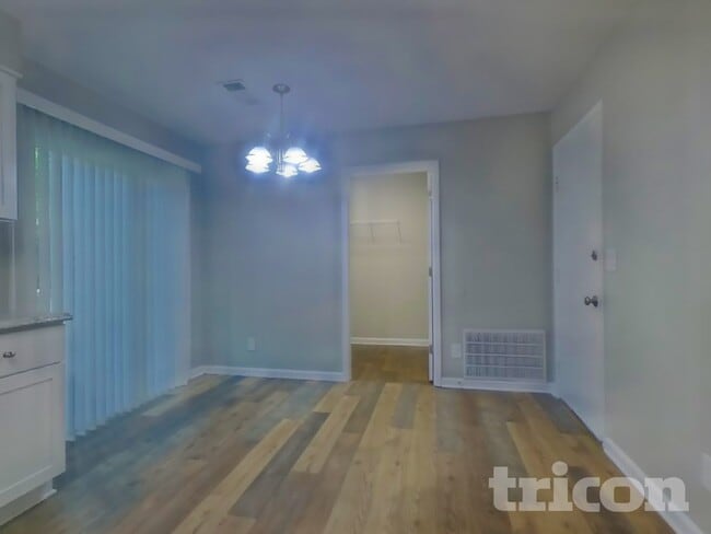 Photo - 1820 Crestwood Dr NW