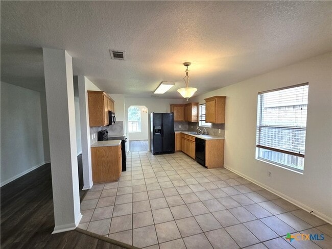 2402 Mikulec Dr