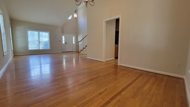Photo - Stunning and Spacious 5 Bed 4 Bath Colonia...