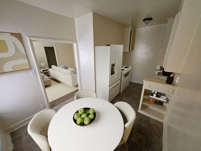 Building Photo - 627 Normandie Ave Unit 403 Rental