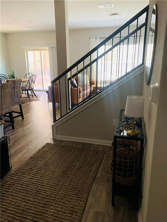 Photo - 516 E Slaughter Ln