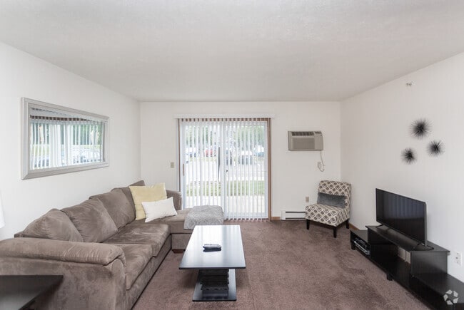 2BR, 1BA - 960 SF