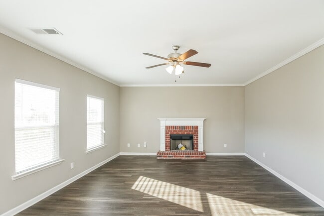 Photo - 707 Fieldcrest Dr