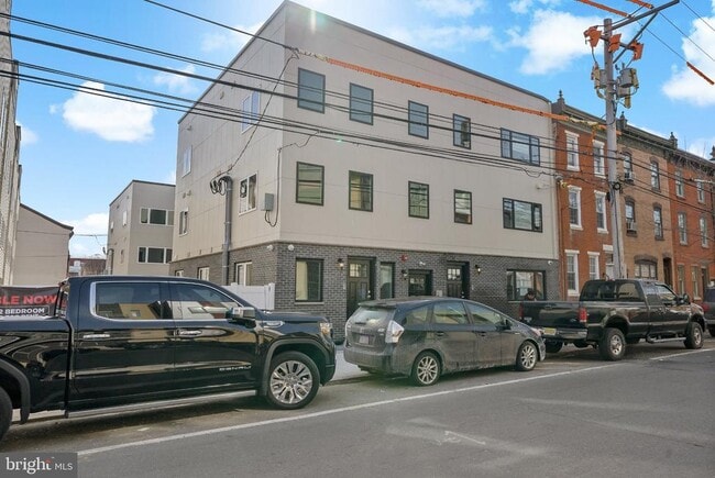 Building Photo - 1533 N 2nd St Unit 1B