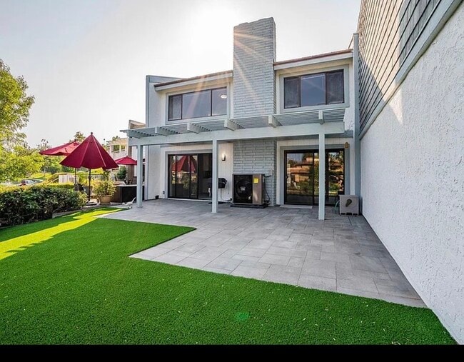 2412 Windward Cir