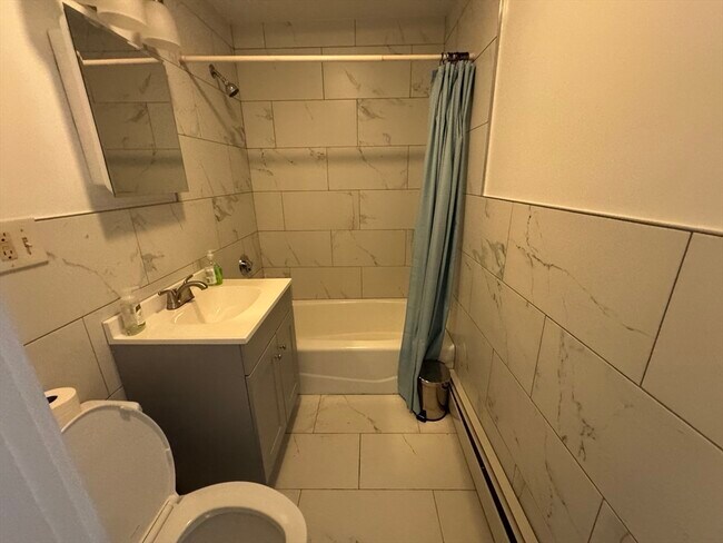 Photo - 10 Saunders St