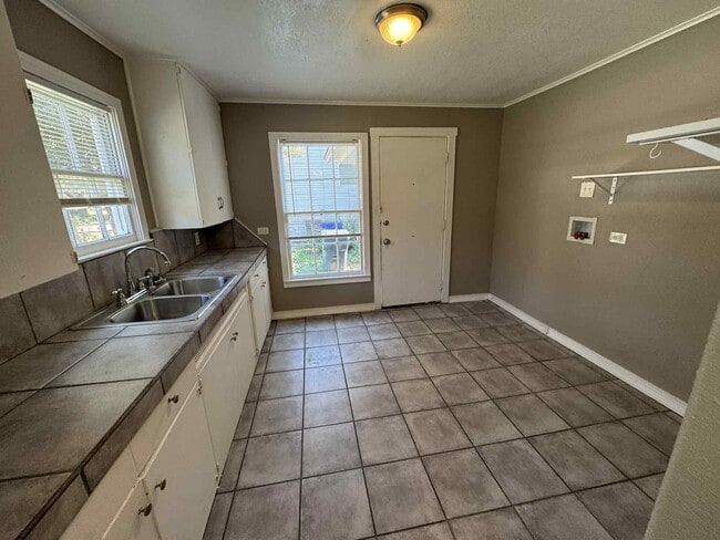 Photo - 3708 Sleeper Ave Casa