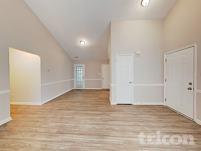 Photo - 5513 Southminster Ln