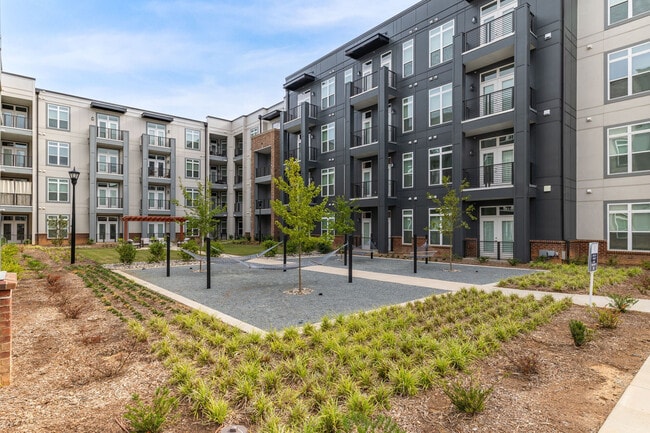 The Leo LoSo apartments — community photo