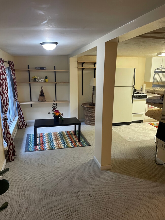 Living Area - 3050 J Maddy Pky Apartamentos Unidad #2 Tonawanda Cabin