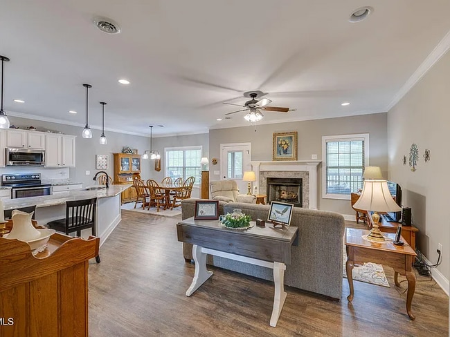 Photo - 108 Celtic Ct