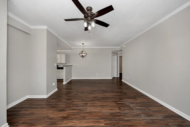 Photo - 103 N W Sugar Bluff Ln