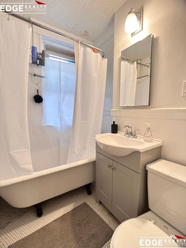 Photo - 264 Kelton St Unit 2