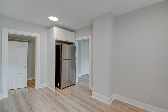 Photo - 639 S Poplar St Apartment Unit 639-D