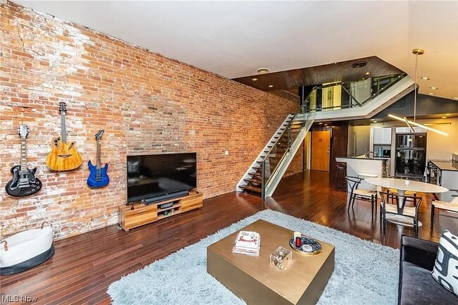 Photo - Cleveland, OH Unidad D