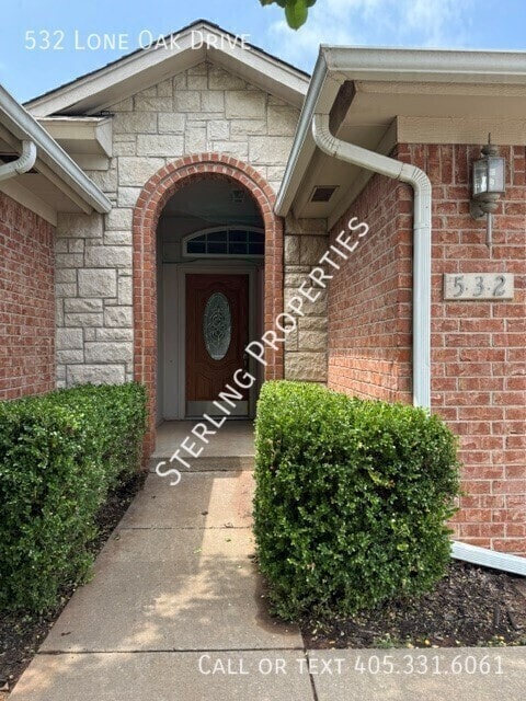 Photo - 532 Lone Oak Dr
